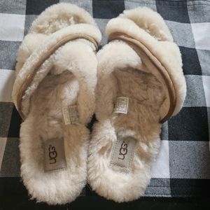 UGG Abela slides